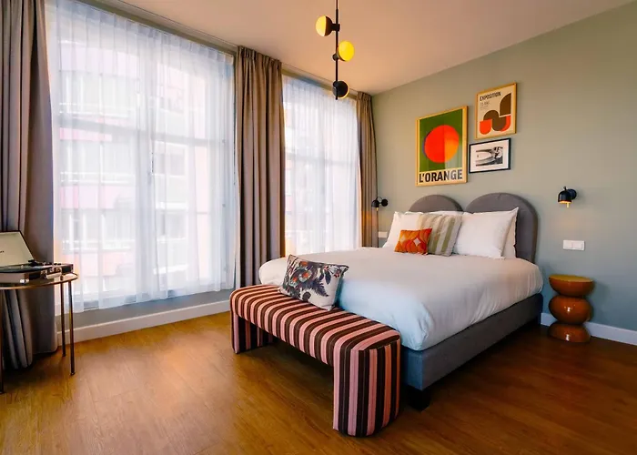 Finch Boutique Hotel, Downtown